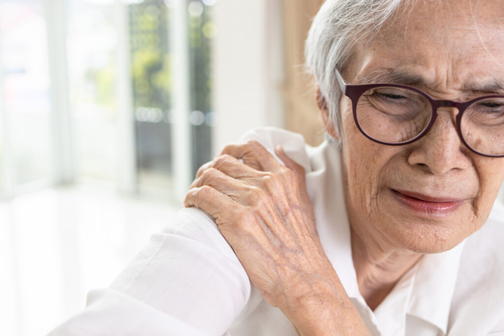urgent care for a dislocated shoulder